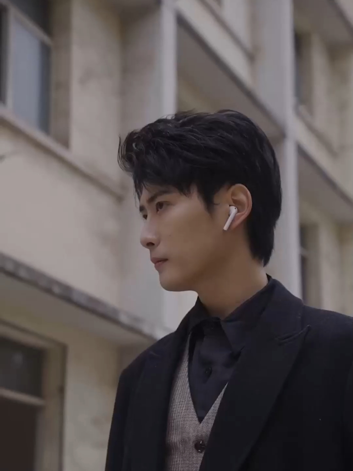 圣衣狂婿 全集(大结局)